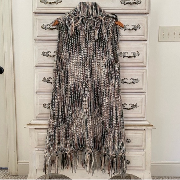 Chico’s Boho Fringe Festival Sweater Sleeveless Cardigan - Picture 5 of 7